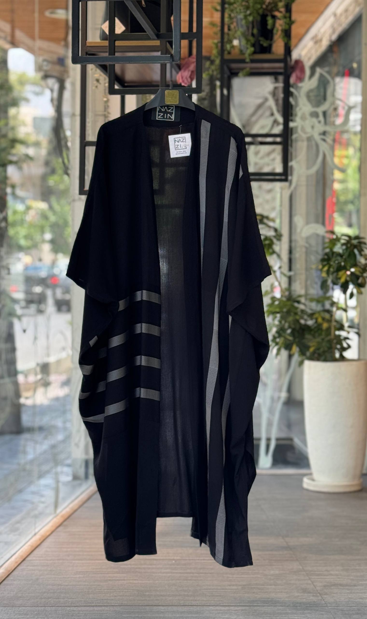 مانتو مشکی جلوباز بلند CW0106
